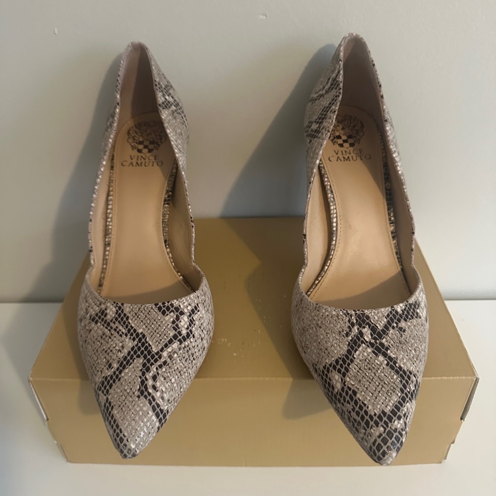 Vince Camuto Black and Cream Heels with Snakeskin Pattern